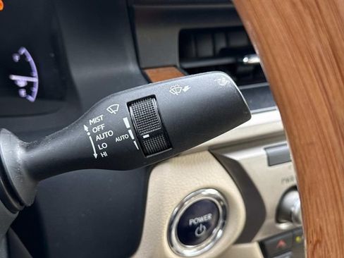 Used 2013 Lexus ES 300h w/ Luxury Pkg image 26