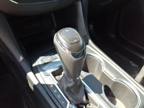 Used 2021 Chevrolet Equinox LT AWD/4WD image 23