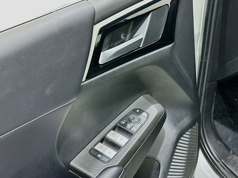 Used 2023 Mitsubishi Outlander SE FWD image 18