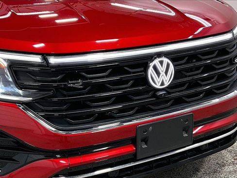 Used 2024 Volkswagen Atlas SEL Premium R-Line image 32