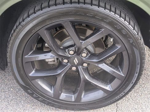 Used 2022 Dodge Challenger R/T w/ Driver Convenience Group image 11