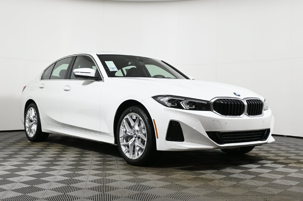 Used 2026 BMW 330i xDrive Sedan w/ Premium Package AWD/4WD image 9