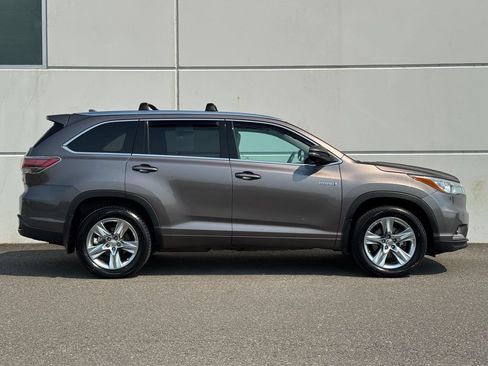 Used 2015 Toyota Highlander Limited Platinum AWD/4WD image 8