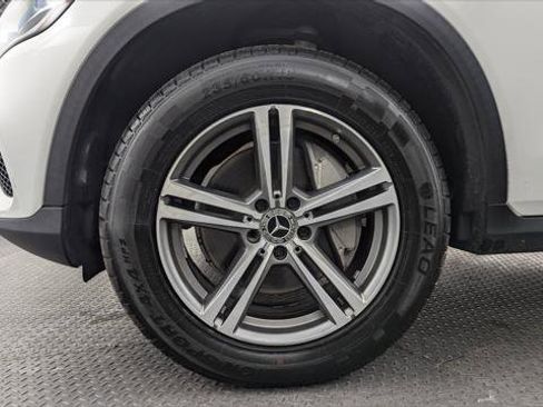 Used 2020 Mercedes-Benz GLC 300 w/ Premium Package image 29