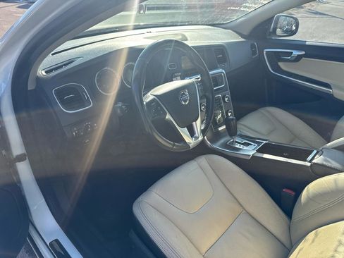 Used 2011 Volvo S60 T6 image 9