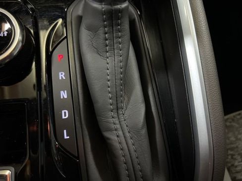 Used 2024 Chevrolet Colorado ZR2 w/ Technology Package image 30