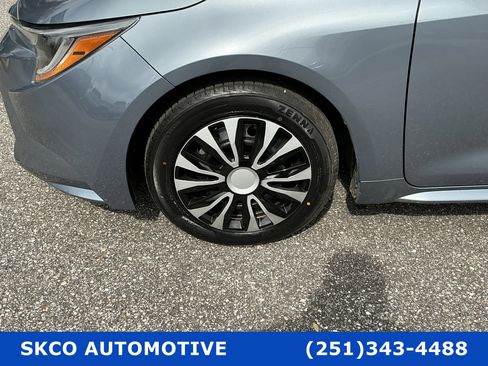 Used 2022 Toyota Corolla LE image 9
