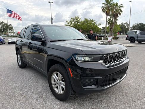 Used 2025 Jeep Grand Cherokee Laredo RWD image 6