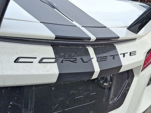 Used 2024 Chevrolet Corvette 3LT w/ Z51 Performance Package image 9