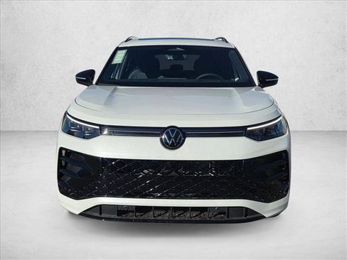 New 2026 Volkswagen Tiguan SE R-Line image 6