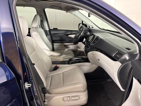 Used 2019 Honda Pilot Touring image 18