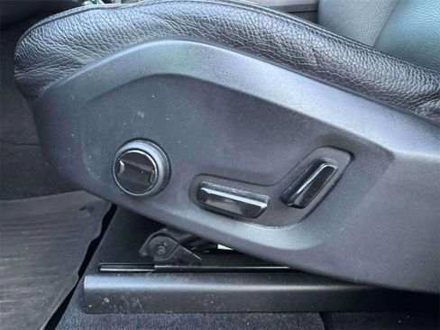 Used 2020 Volvo XC60 T5 Momentum w/ Protection Package Premier image 14