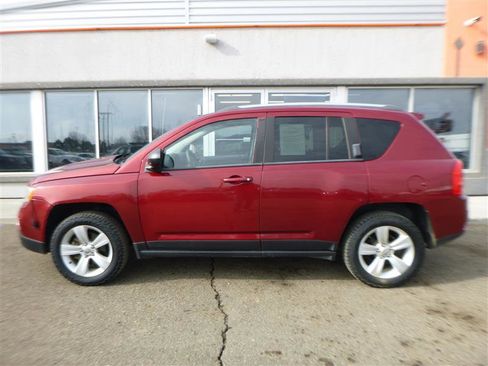 Used 2013 Jeep Compass Latitude w/ Sun/Sound Group image 2