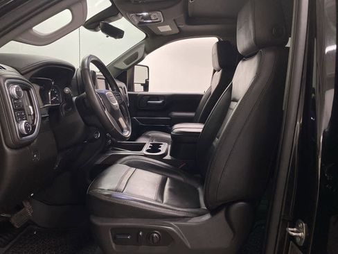 Used 2023 GMC Sierra 3500 Denali w/ Denali Black Diamond Edition image 13