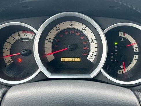 Used 2013 Toyota Tacoma PreRunner w/ TRD Sport Pkg image 25