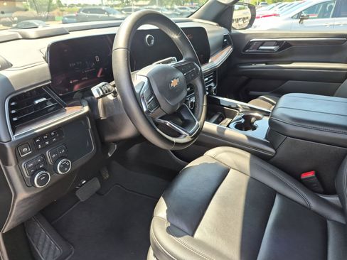 Used 2025 Chevrolet Tahoe LT AWD/4WD image 16