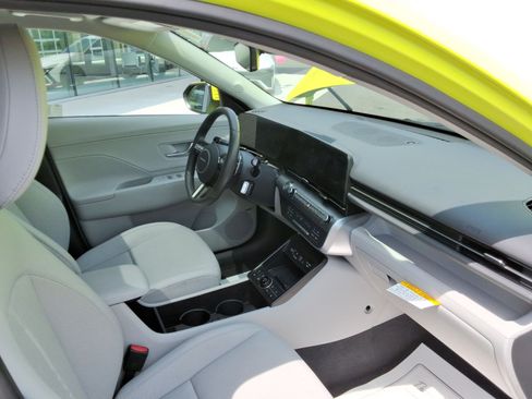 Used 2025 Hyundai Kona Limited image 25