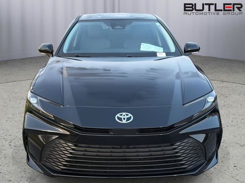 Used 2025 Toyota Camry LE w/ Convenience Package AWD/4WD image 9