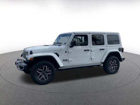 Used 2025 Jeep Wrangler Sahara image 8