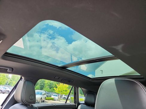 Used 2024 Volkswagen Atlas Cross Sport SE w/ Panoramic Sunroof Package AWD/4WD image 15