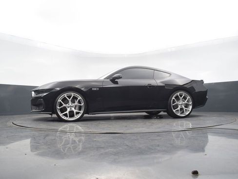 Used 2025 Ford Mustang GT Premium RWD image 38