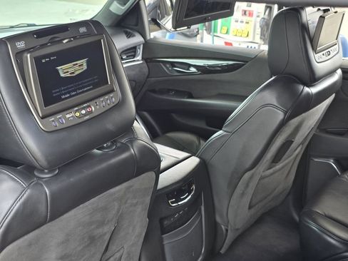 Used 2018 Cadillac Escalade Platinum AWD/4WD image 33