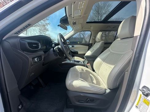 Used 2021 Ford Explorer Platinum w/ Equipment Group 601A AWD/4WD image 25