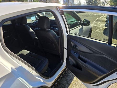 New 2026 Buick Envista Sport Touring image 13