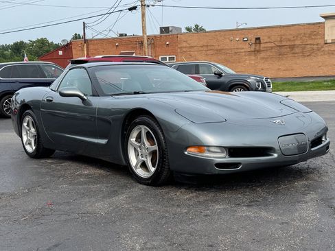 Used 2003 Chevrolet Corvette Coupe w/ Preferred Equipment Group RWD image 5