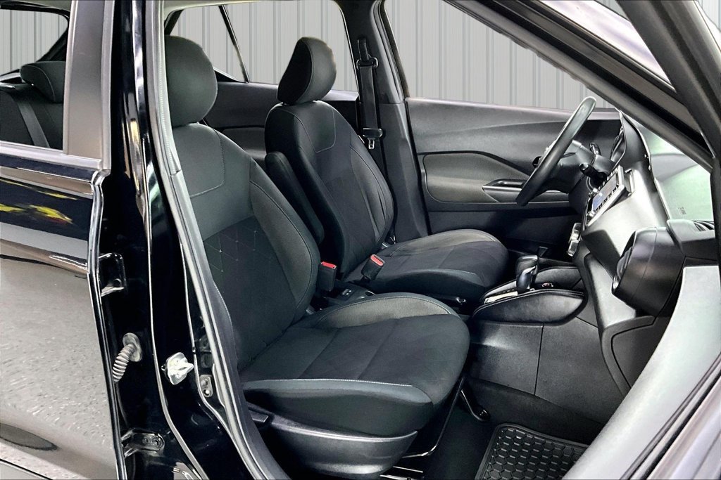 Used 2019 Nissan Kicks S FWD image 27