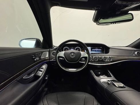 Used 2017 Mercedes-Benz S 550 Sedan image 21