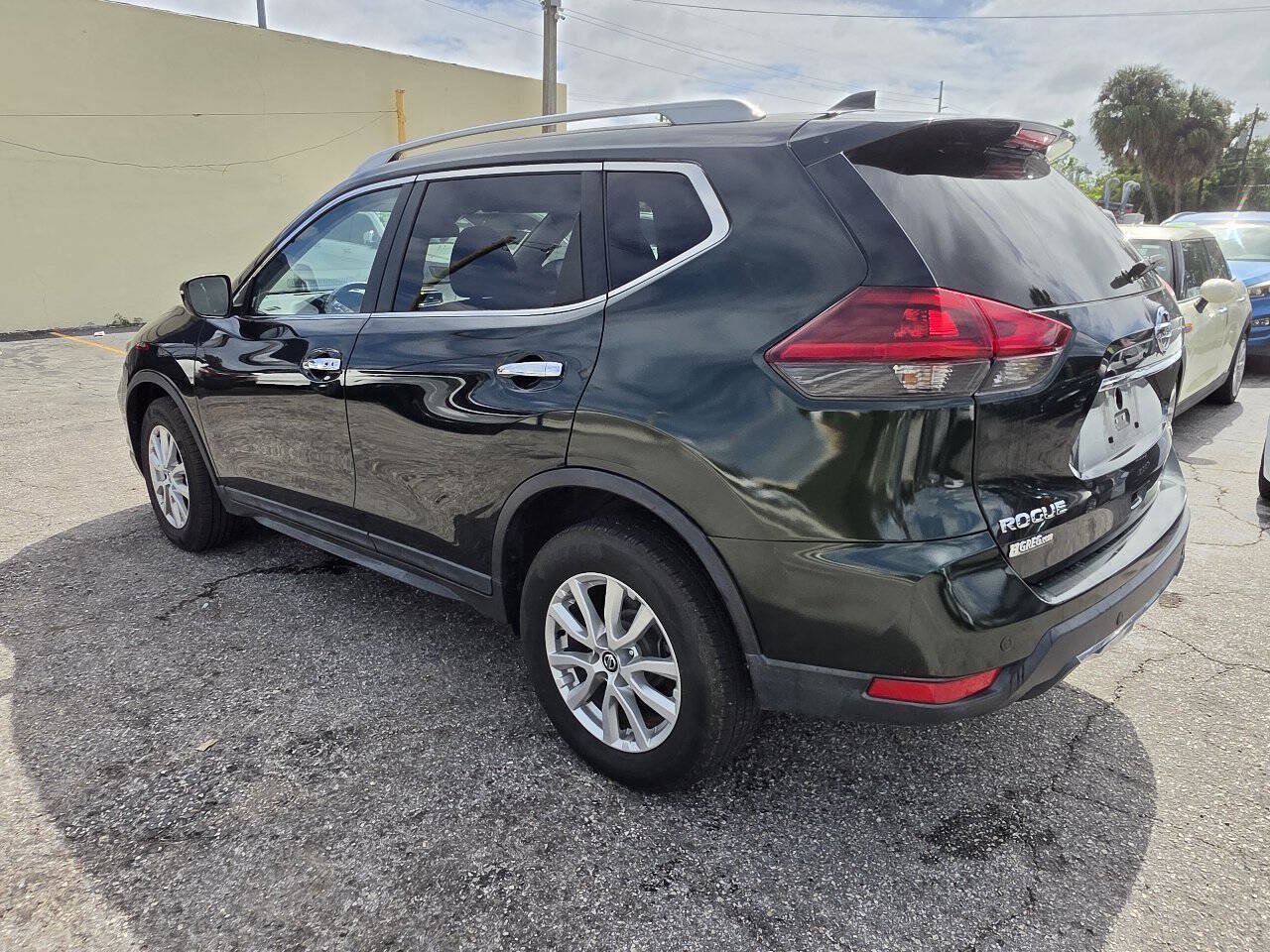 Used 2020 Nissan Rogue SV AWD/4WD image 6