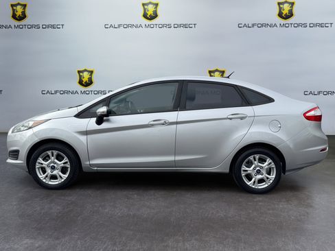Used 2016 Ford Fiesta SE FWD image 2
