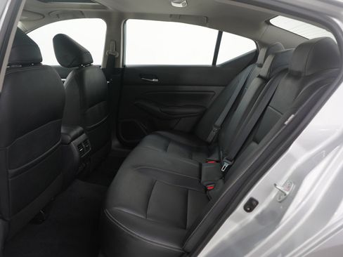 Used 2019 Nissan Altima 2.5 Platinum image 16