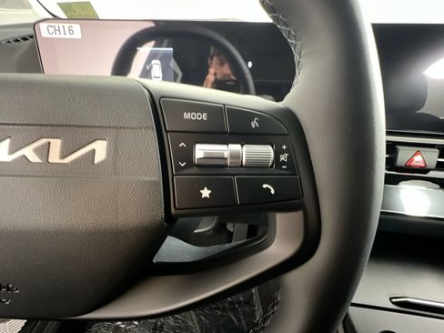 New 2026 Kia Sportage LX FWD image 19