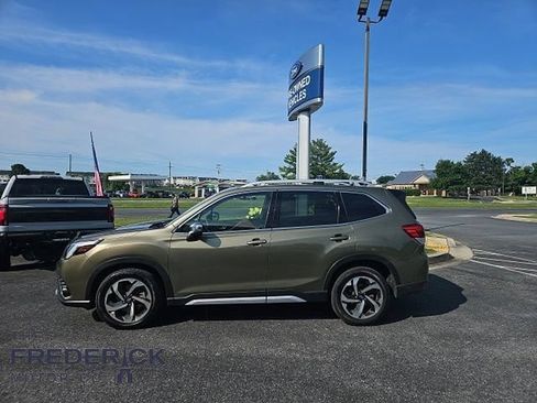 Used 2024 Subaru Forester Touring w/ Pop Package 2 AWD/4WD image 1