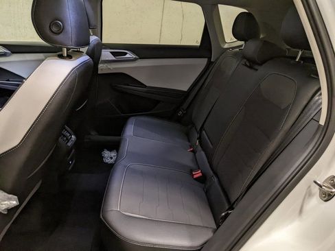 New 2025 Volkswagen Taos SE image 23
