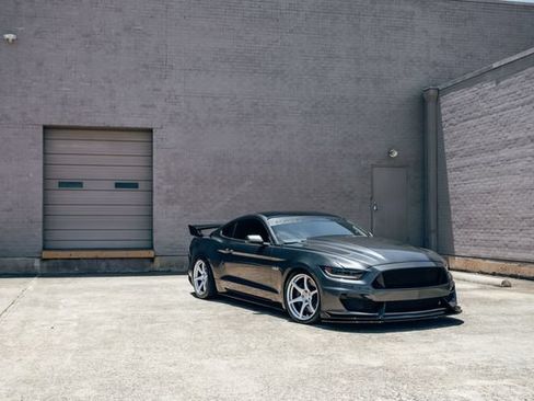 Used 2017 Ford Mustang GT Premium w/ GT Performance Package RWD image 8