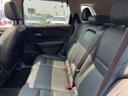 Used 2022 Nissan Rogue SL w/ SL Premium Package image 19