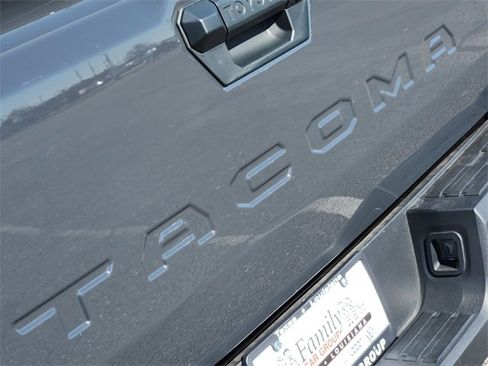 Used 2025 Toyota Tacoma SR image 8