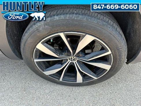 Used 2024 Volkswagen Atlas SEL Premium R-Line image 8