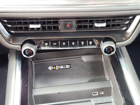 Used 2025 Chevrolet Tahoe LT AWD/4WD image 13