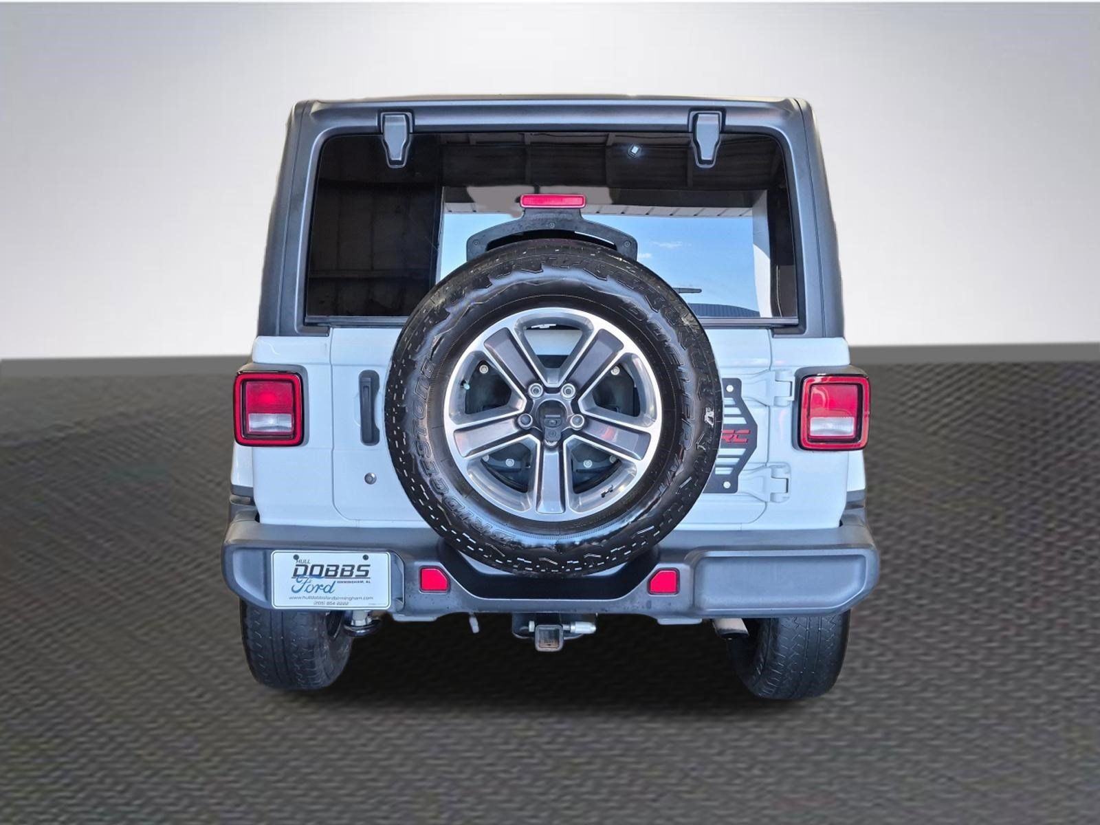 Used 2019 Jeep Wrangler Unlimited Sahara AWD/4WD image 6