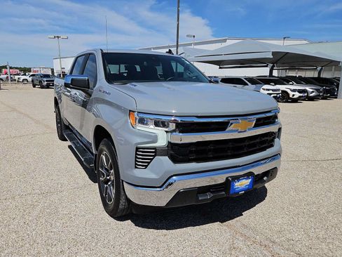 Used 2024 Chevrolet Silverado 1500 LT w/ Leather Package RWD image 2