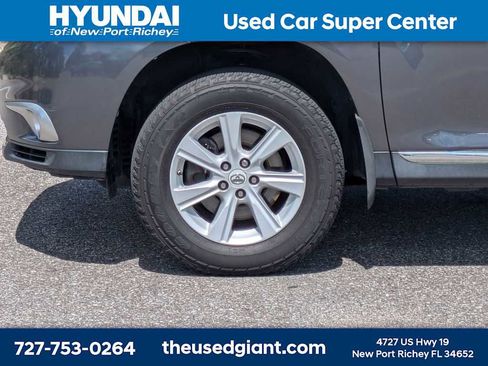 Used 2012 Toyota Highlander 4WD w/ Tech Pkg image 10