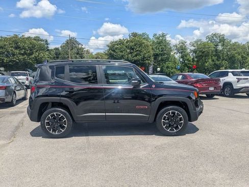 Used 2023 Jeep Renegade Trailhawk w/ Trailer Tow Group AWD/4WD image 2