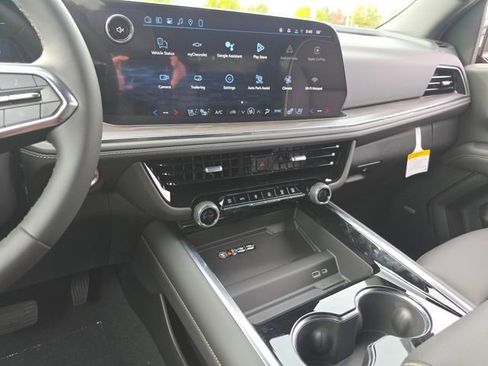 New 2026 Chevrolet Suburban Premier AWD/4WD image 12