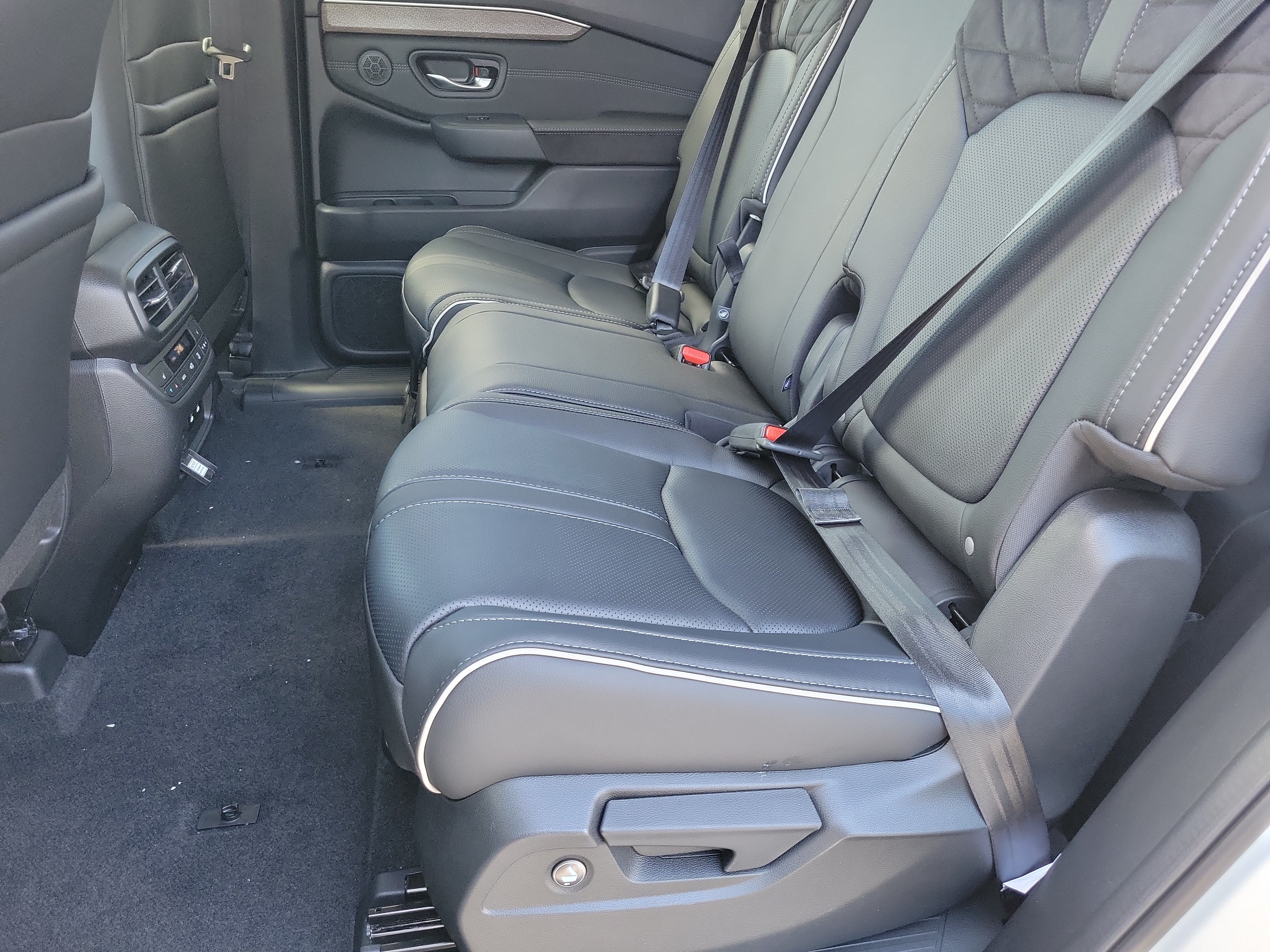 New 2026 Honda Pilot Elite image 14