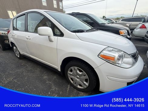 Used 2011 Nissan Versa 1.8 S w/ Plus Pkg FWD image 1