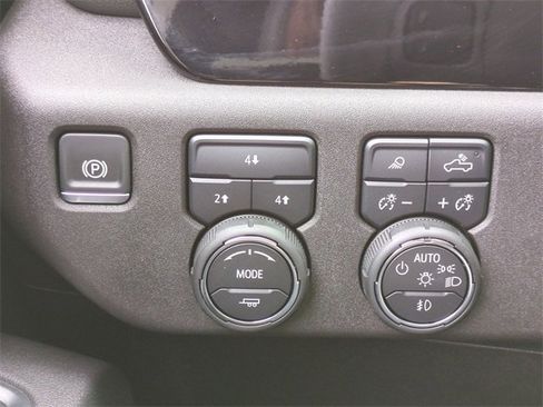 Used 2025 Chevrolet Silverado 3500 LT w/ All Star Edition image 21